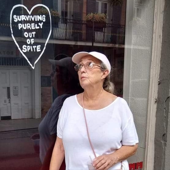 Meet your Posher, Gwyn - Picture 2 of 3